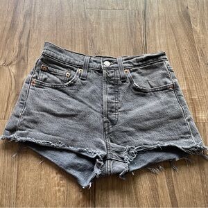 Levis 501 jean shorts sz 24 dark grey